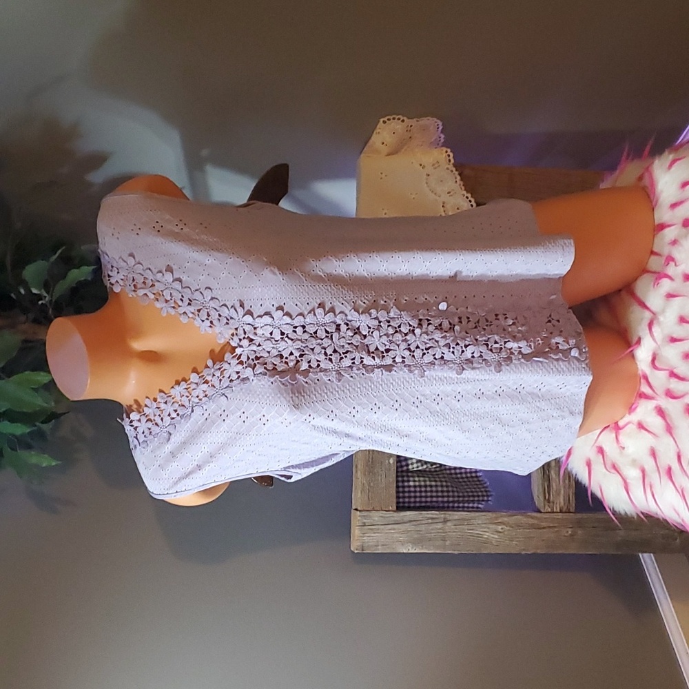 Shein crochet v neck top L NWOT